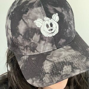 BNWT Glow in the Dark - Mickey Halloween pumpkin bleach dye baseball hat